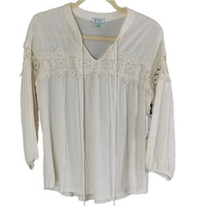 Susina Cream High/Low Blouse Crochet Embellishment